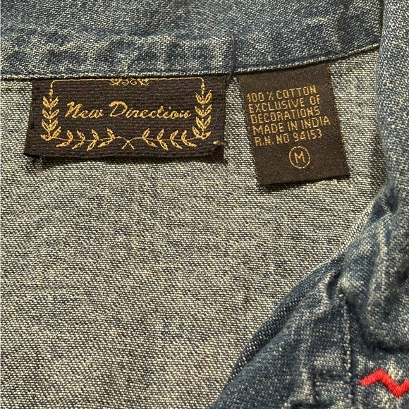 New Directions Denim Jacket with Cat and Leaf Embroidery - Picture 5 of 11